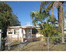 1st image of 635 NW 10th Ter