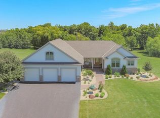 10860 Windmill Dr, Rogers, MN 55374