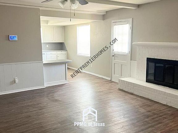 3rd image of 10904 N Linn Ave