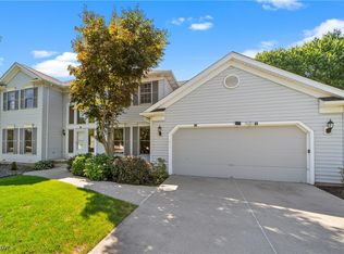6572 Woodbury Dr, Solon, OH 44139