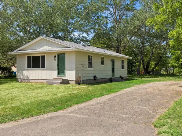 310 18th Ave SE, Cambridge, MN 55008
