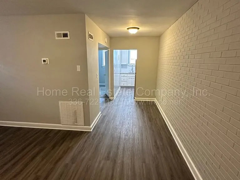 805 W End Blvd #B-4 — Photo 3