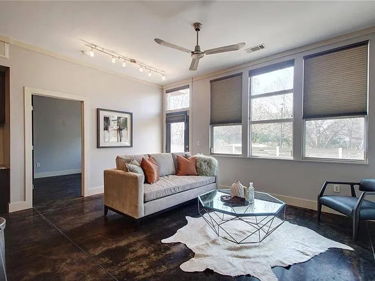 1320 Robert Browning St #103 — Photo 3