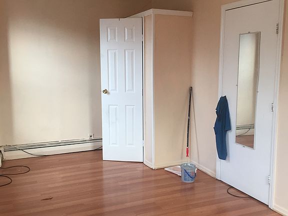 2nd image of 21501 Jamaica Ave