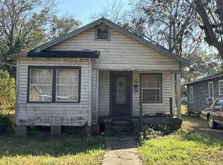 2779 Lecren St, Mobile, AL 36607