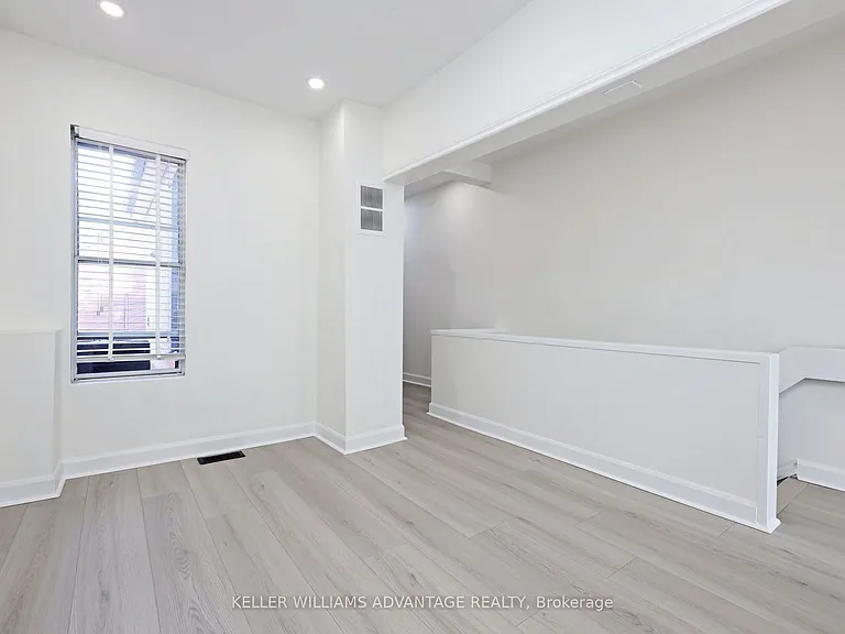 952 Queen St E — Photo 5