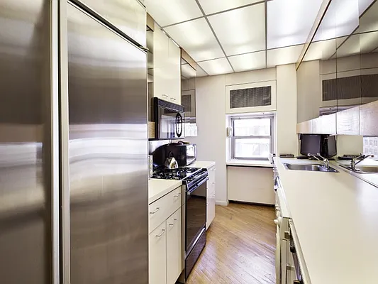 Sold by Sotheby's International Realty | media 14