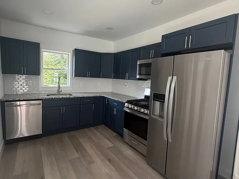 676 Columbia Ave — Photo 7