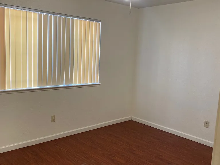 2854 Chelmsford Way — Photo 11