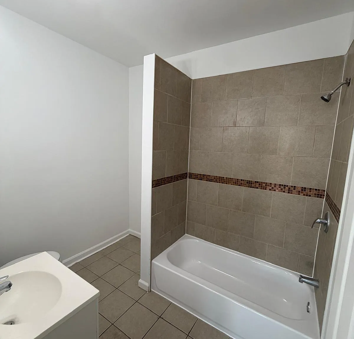 2 bed, $1,750 — Photo 1