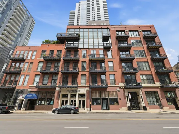 300 W Grand Ave APT 203, Chicago, IL 60654