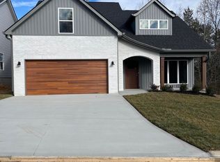 3462 Sparks Scenic Way, Knoxville, TN 37931