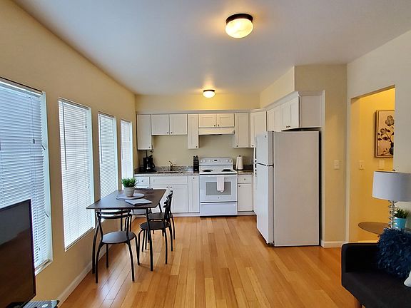 2nd image of 2148 The Alameda APT 3