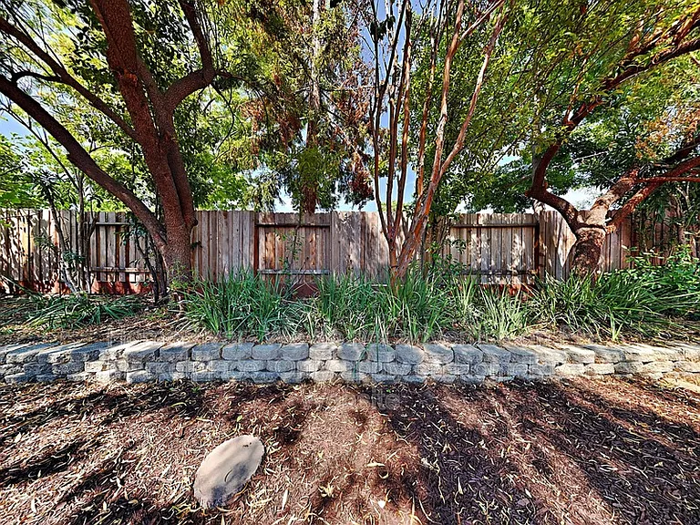 593 Fisher Cir — Photo 21