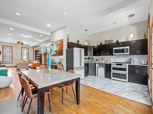 609 Lexington Avenue image 16 of 43