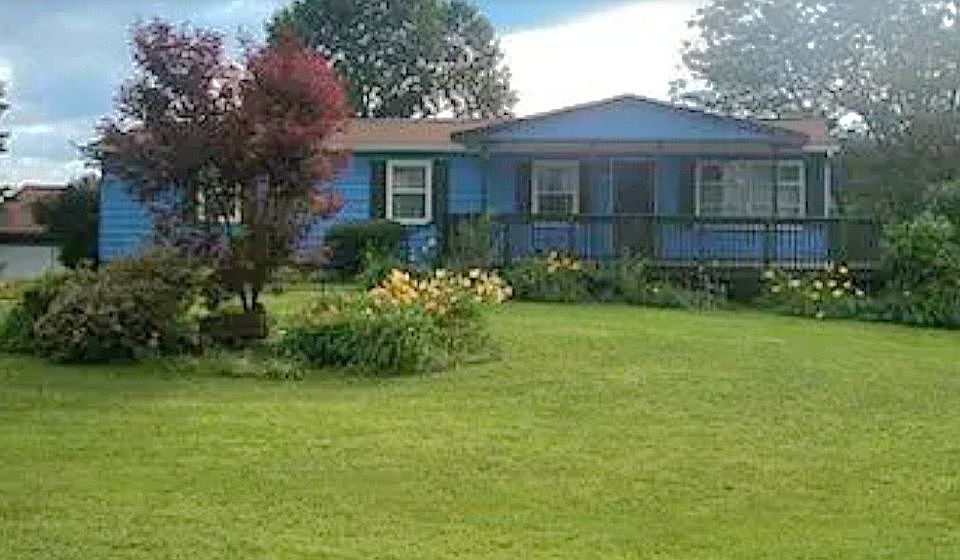 Front view of the house.