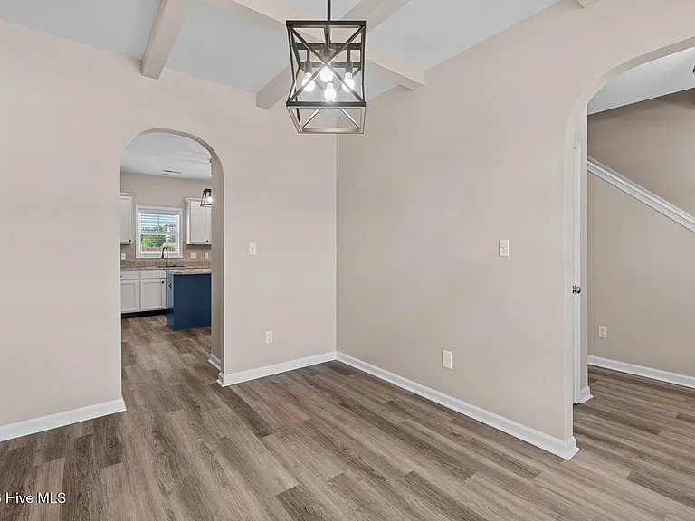 403 Zircon Ct — Photo 3