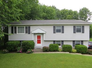 7825 Clark Mills Rd, Whitesboro, NY 13492