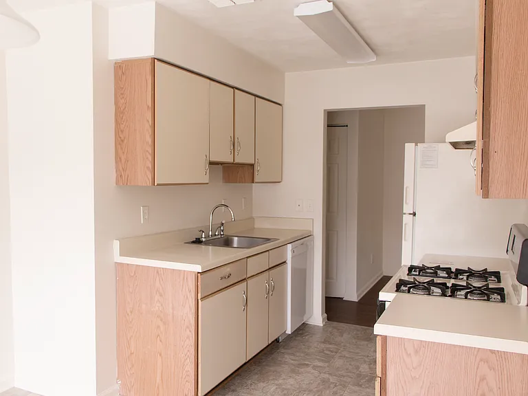 Princeton Circle West Apartments — Photo 138