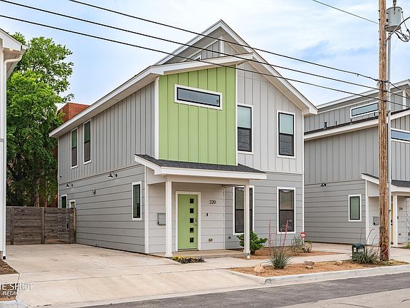 4th image of 220 Pecan St