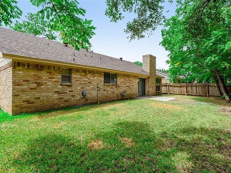 2715 Colony Dr — Photo 19
