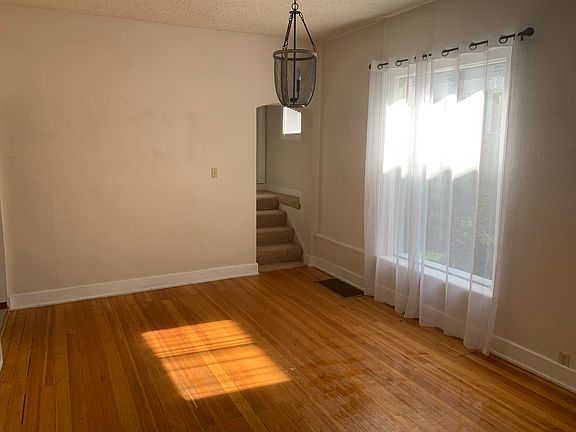 4th image of 868 S Ogden St