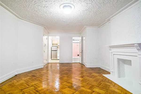 Rented by Century 21 Metropolitan | media 9