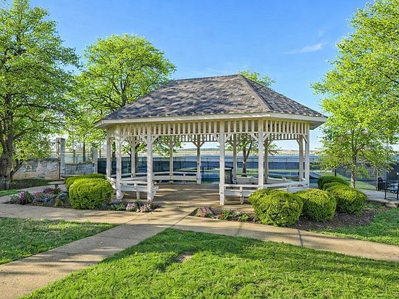 3rd image of 2101 Vista Ridge Ct