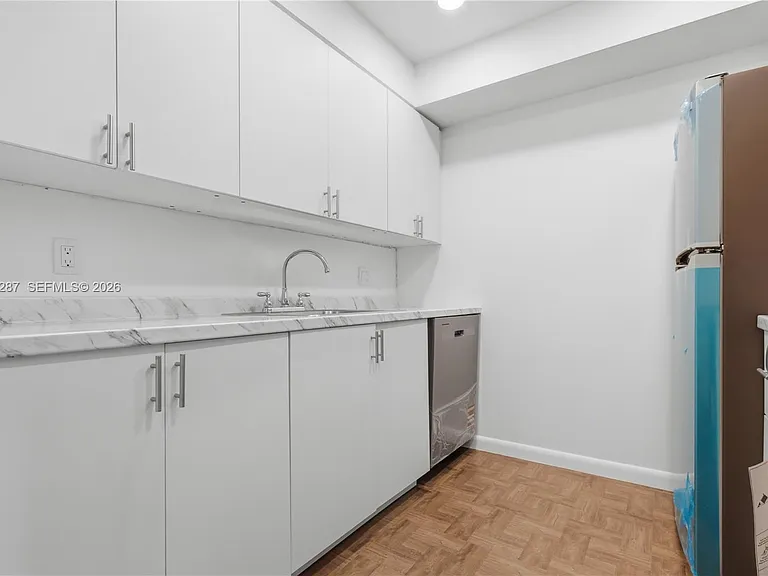 301 SW 135th Ave #415C — Photo 3