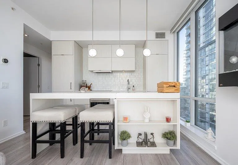 615 6th Ave SE #710 — Photo 7