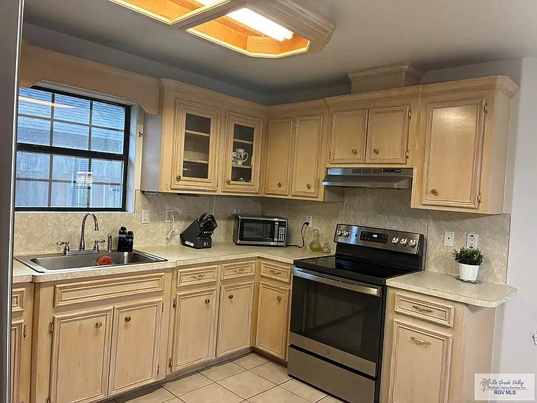184 Star Ave #7 — Photo 2