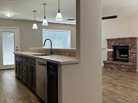 3rd image of 1017 Perdew Ave