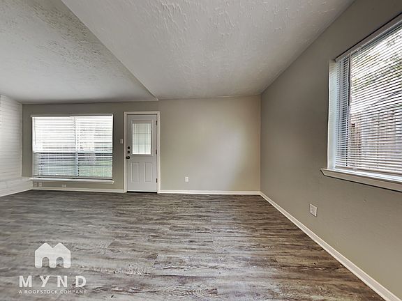 4th image of 15815 Wingdale Dr