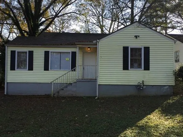 994 Poplar St, East Pt, GA 30344