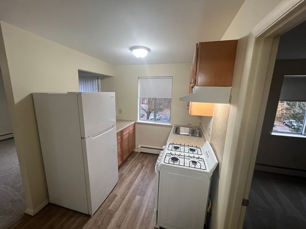 East Bay Apartments, 165 Winthrop St, Taunton, MA 02780