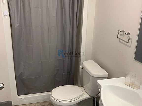 3rd image of 1125 Sunview St #258A