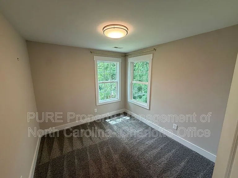 1204 W Airline Ave — Photo 18