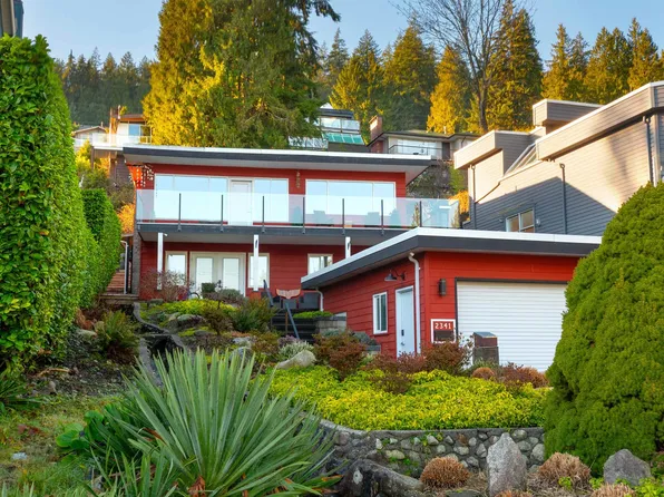 2341 Panorama Dr, North Vancouver, BC V7G 1V4
