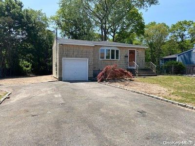 34 Louisiana Avenue, Bay Shore, NY, 11706
