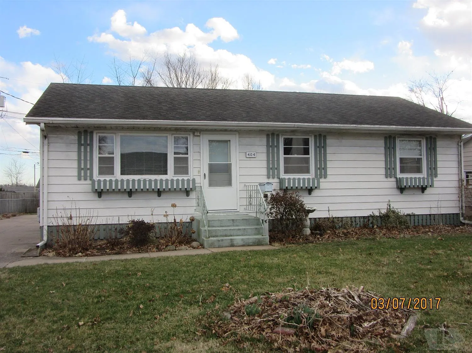 404 E Pierce Ave photo 1