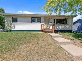 1921 Cruz Dr, Rapid City, SD 57702