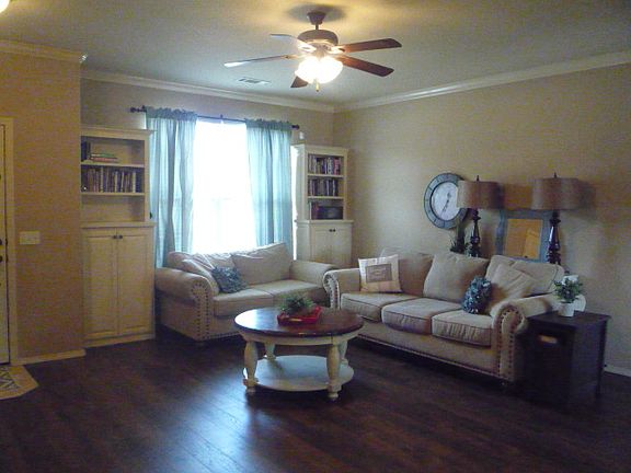 4th image of 1402 S Blue Willow Ave