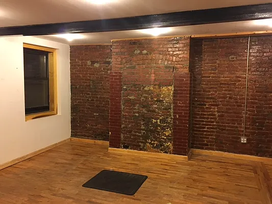 Rented by Premier Metro Realty Corp | media 18