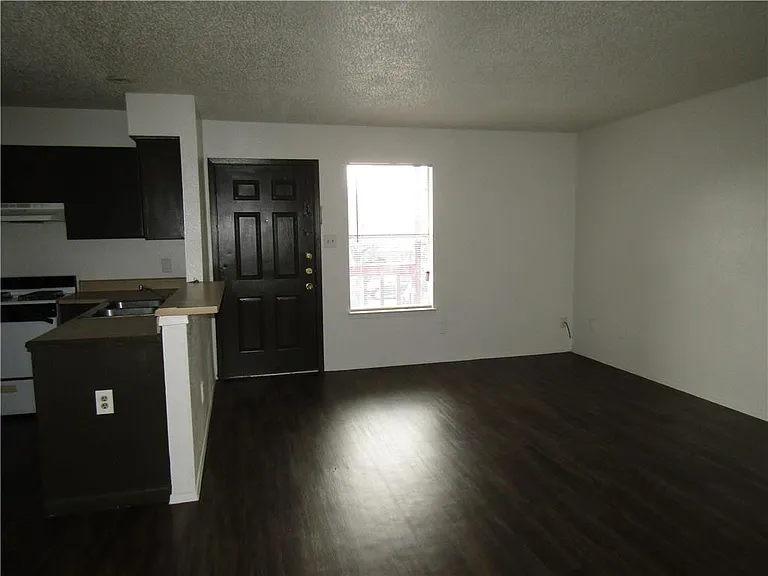 4910 Pepper Ln #D — Photo 9