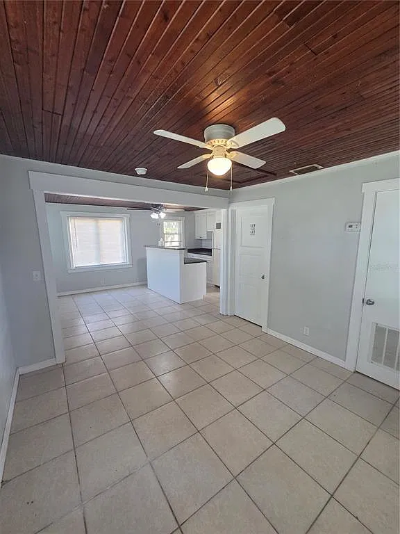 2 bed, 1.0 bath, 720 sqft, $1,700 — Photo 3
