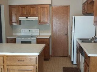 1923 Fox Ridge Dr, Saint Paul, MN 55118