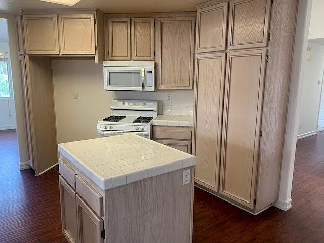4480 San Joaquin St — Photo 4