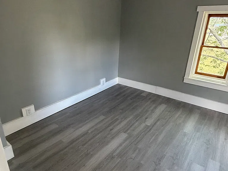 100 Sterling St — Photo 17