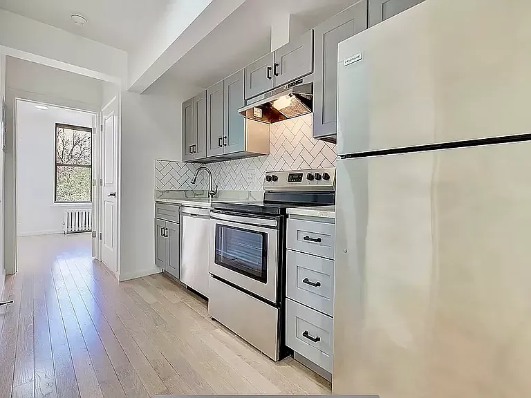 116 Bedford Ave #3L — Photo 7