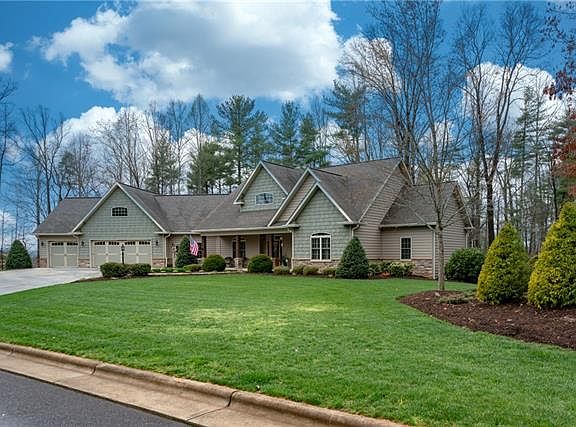 4th image of 1319 Prince William Dr NE